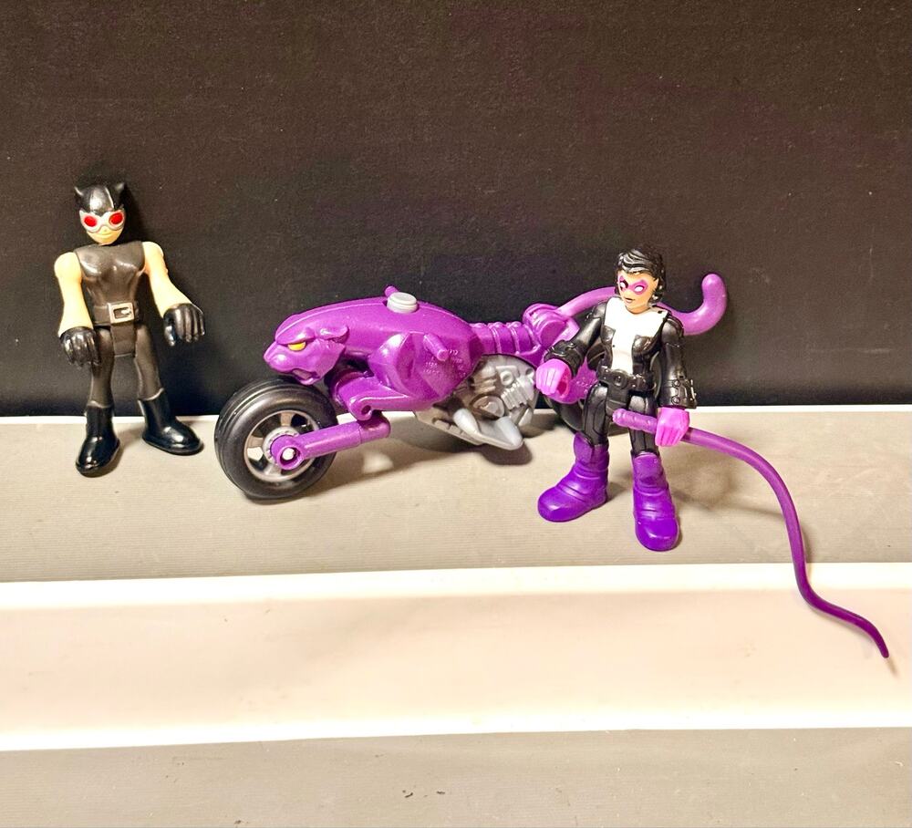 Imaginext DC Super Friends Streets of Gotham City Catwoman & Cycle set.
